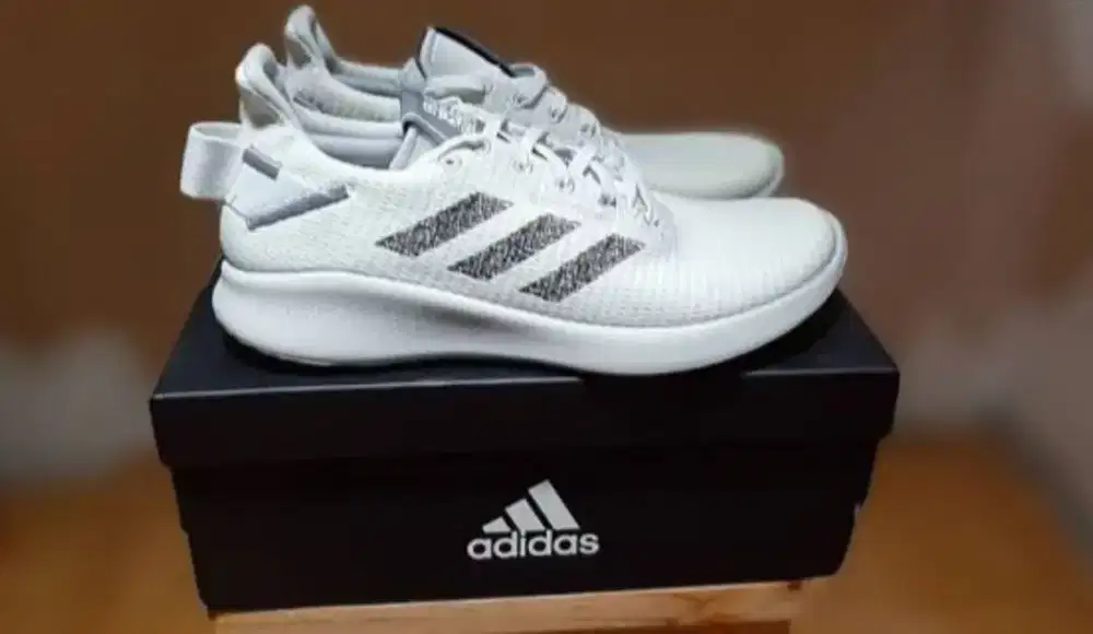 Sneakers Ori Adidas Murah, Sepatu SenseBounce Street Original Baru