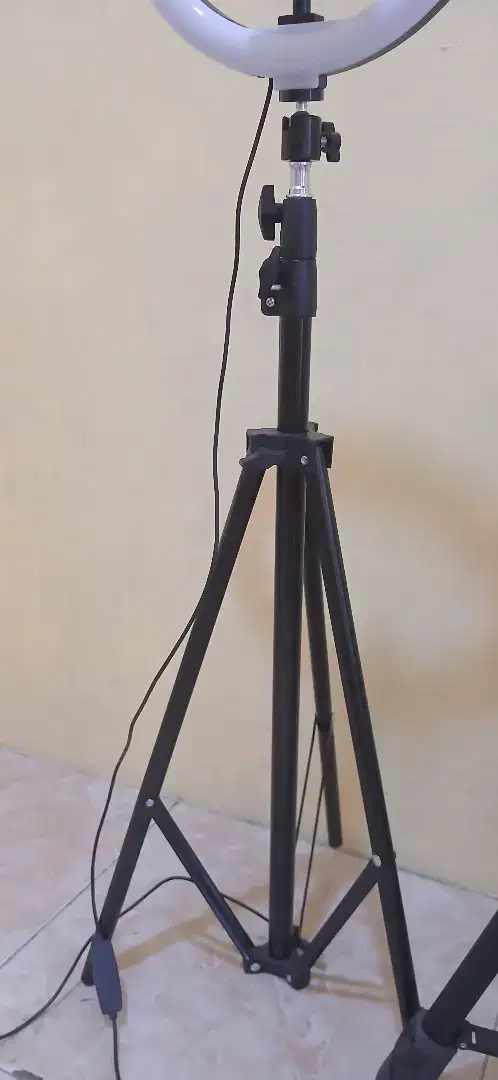Tripod ringlight untuk HP