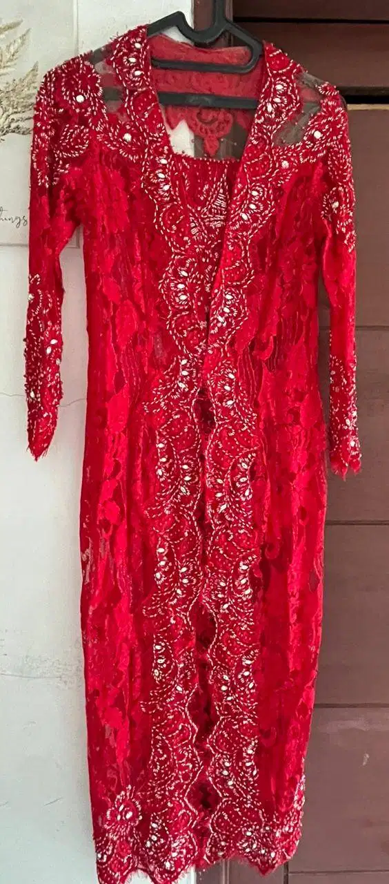 Kebaya Modern Merah