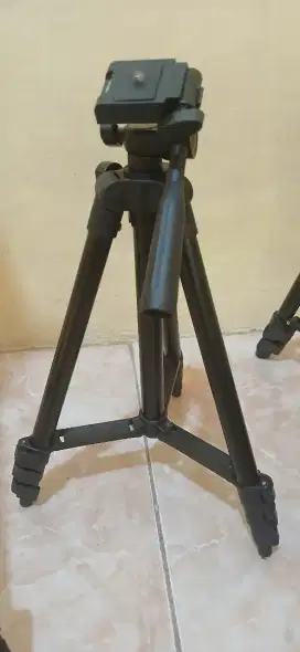 Tripod kamera DSLR