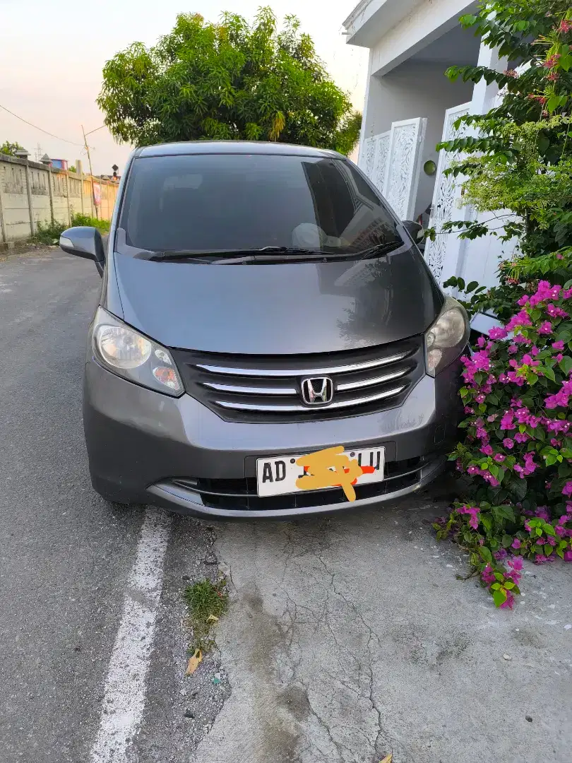 Honda freed PSD 2011