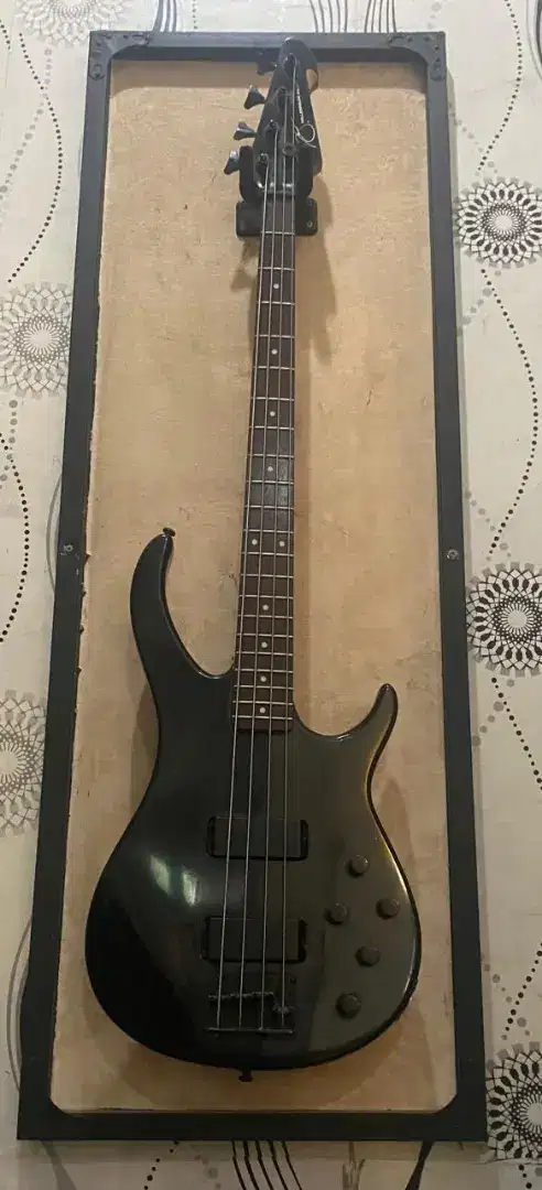 GITAR ELECTRIK PEAVEY BAS