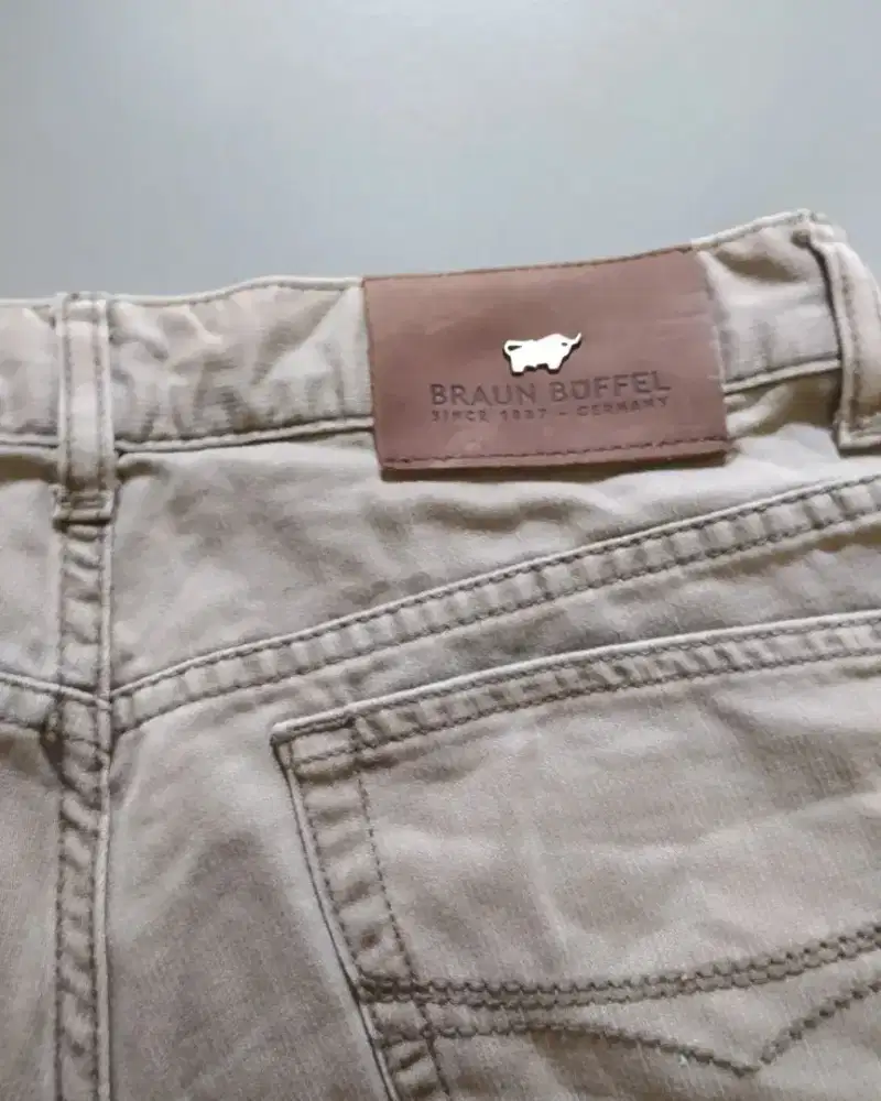 Celana panjang Braun buffel