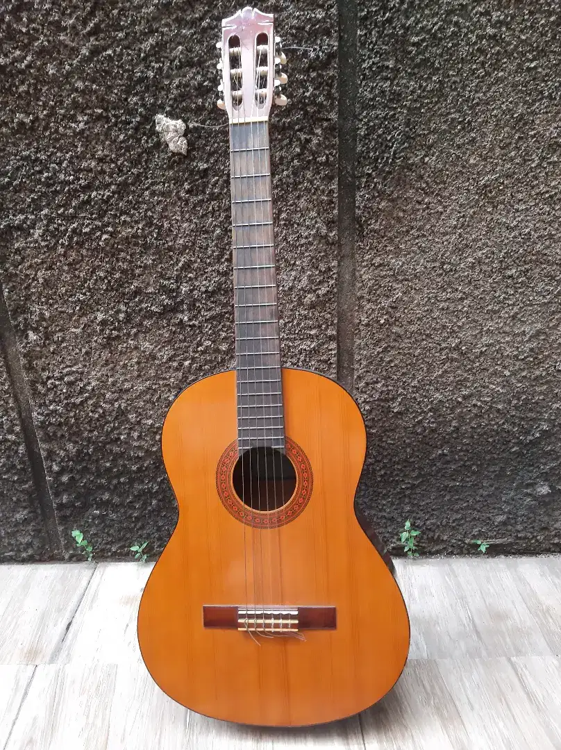 Gitar akustik C330