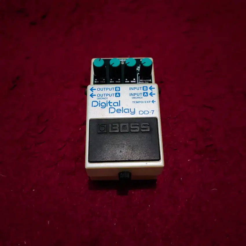 Efek gitar Delay Boss DD7