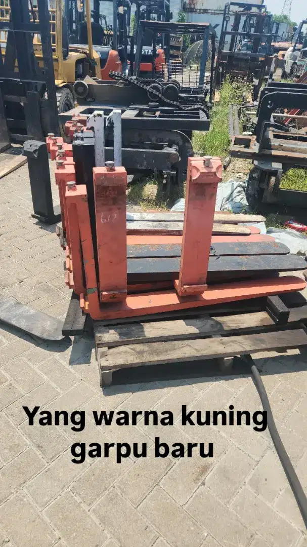 Di jual garpu forklift 3 ton (ori/baru)