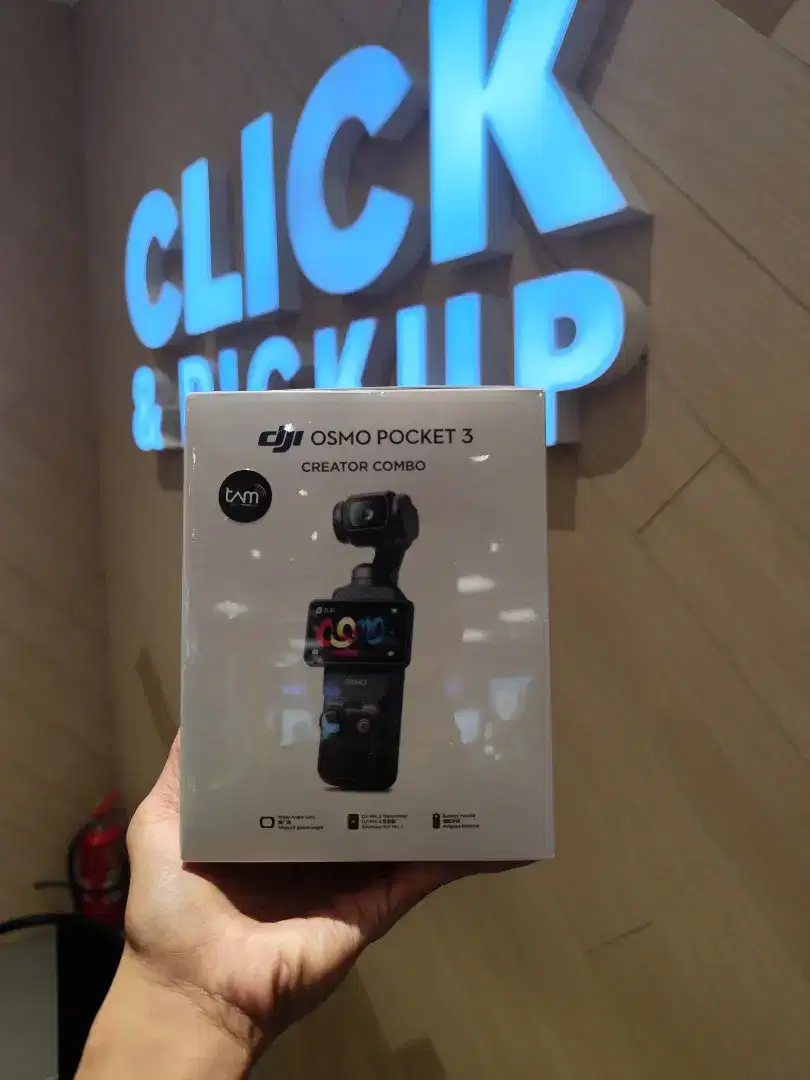 DJI pocket 3 creator combo