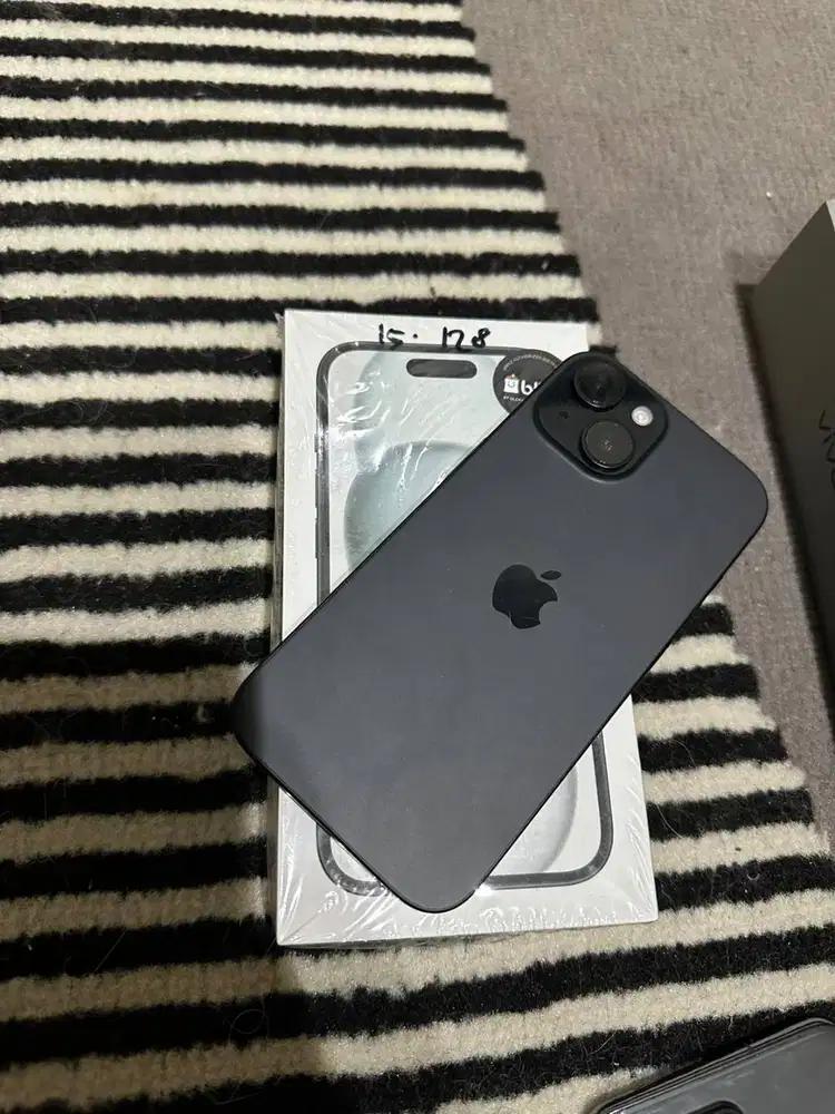 yuk yang punya iphone 12 biasa pro atau promax eks pribadi Dibeli