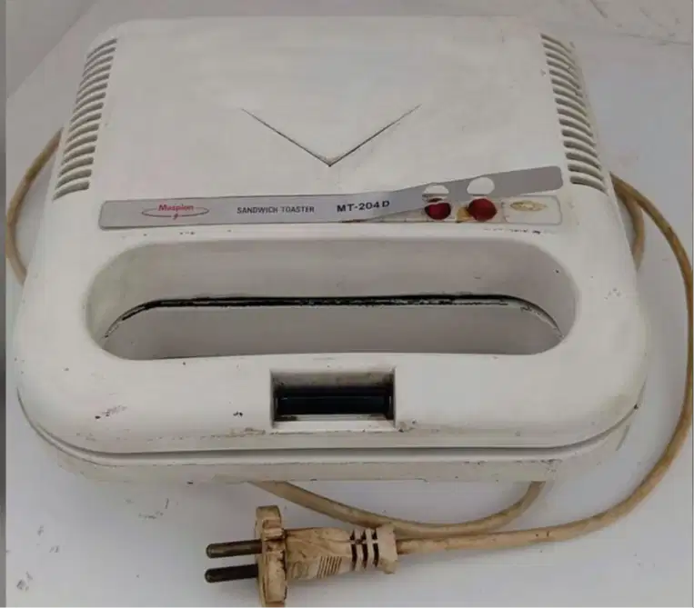 Maspion Sandwich Toaster MT-204