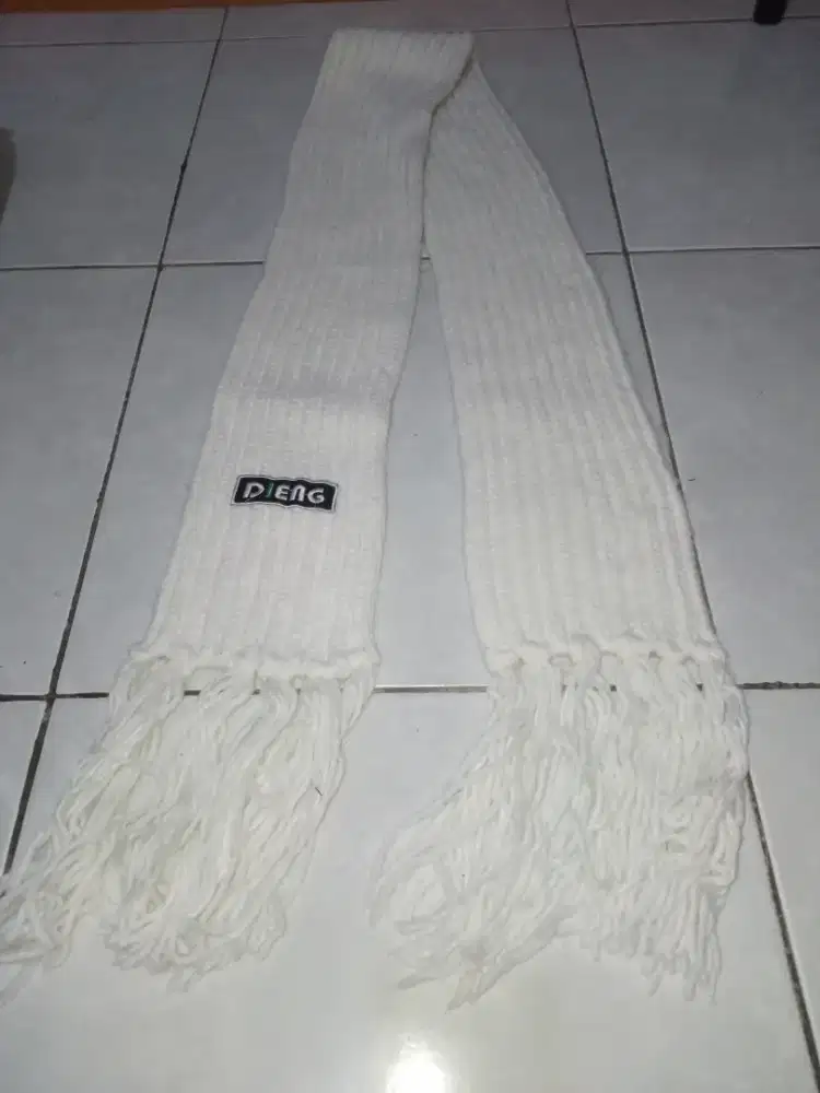 Syal leher merk dieng asli, P200cm L15cm, kondisi ok, bisa nego