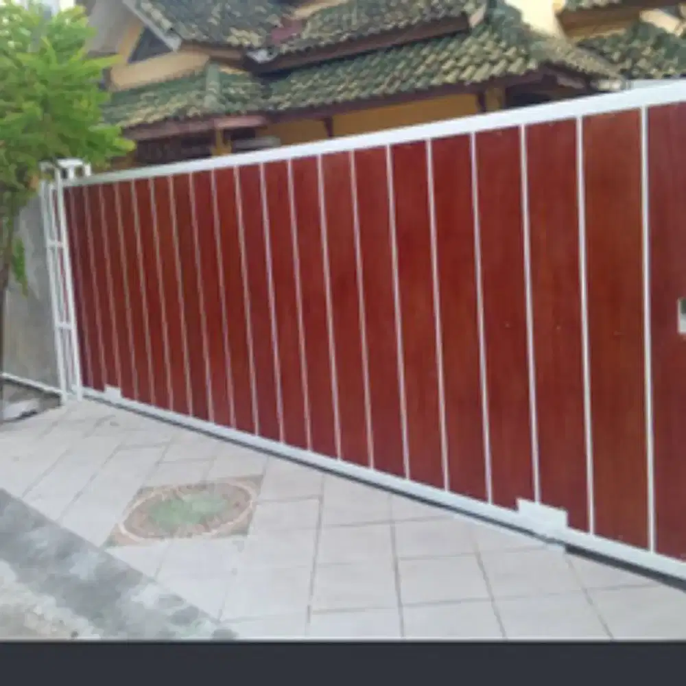 PAGAR BESI KOMBINASI WOOD PLANK GRC MOTIF KAYU