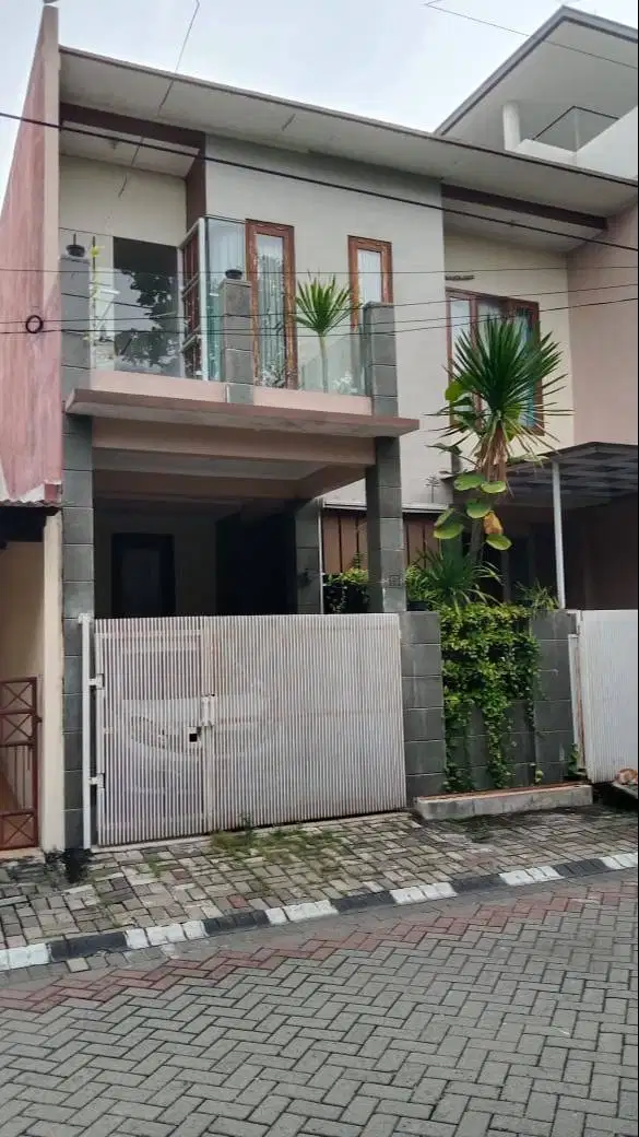 DIJUAL RUMAH DI BABATAN PRATAMA WIYNG SIAP HUNI TERAWAT MURAH