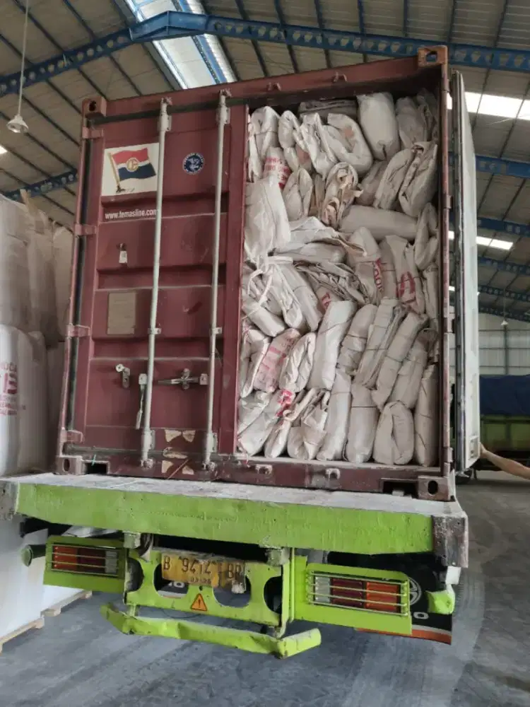 Pengurus trailer  dan Sopir trailer