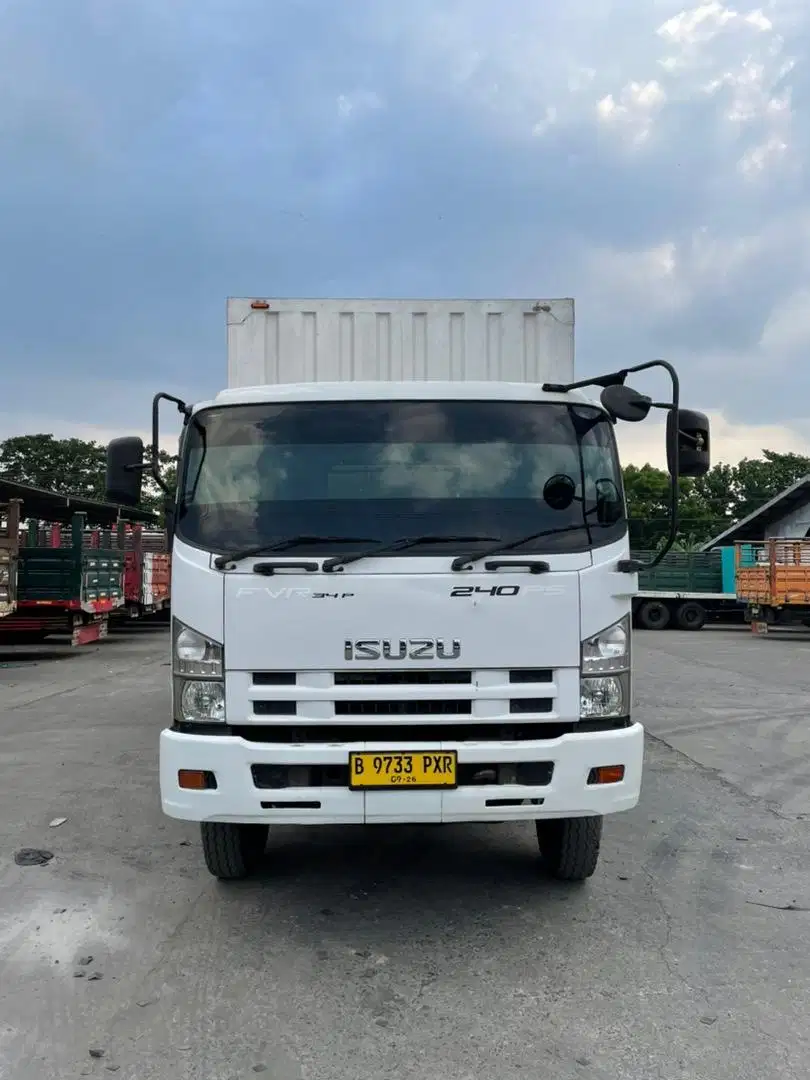 Isuzu GIGA Engkel FVR34P 2016 Box FVR 34 P