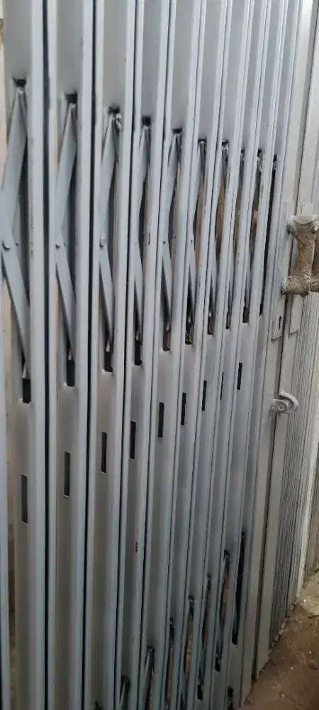 PINTU FOLDING GATE/ RUKO