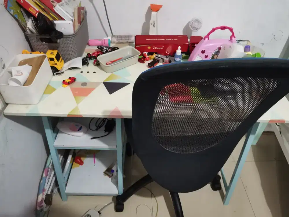 Informa Meja belajar komputer + kursi anak