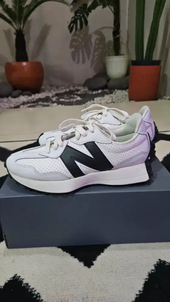 Sepatu New Balance Casual