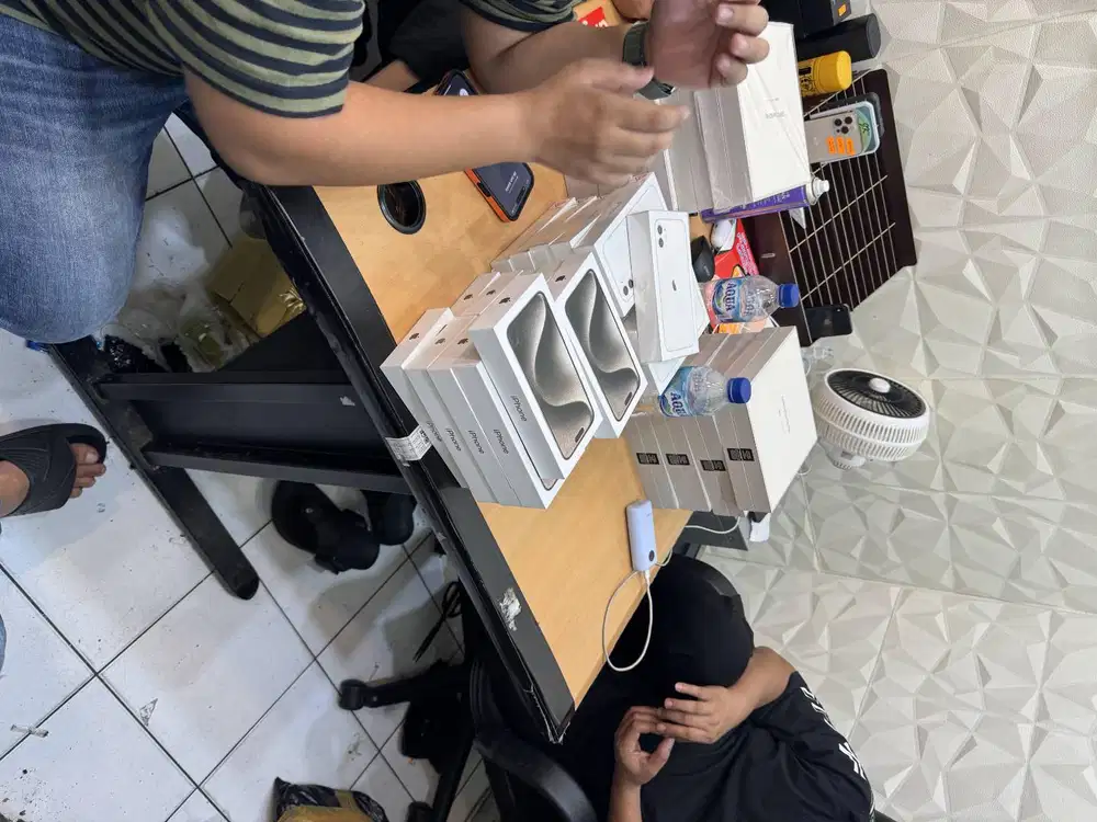 Samsung flip 4 256gb kayak baru lengkap no minus dibli