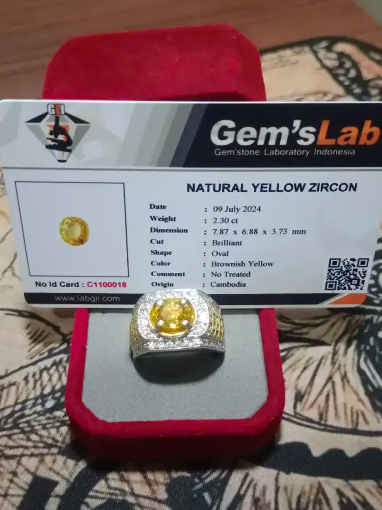 Natural Yellow Zircon