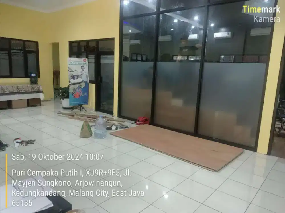 Menerima pesanan pembuatan partisi kantor Indomaret Alfamart dll