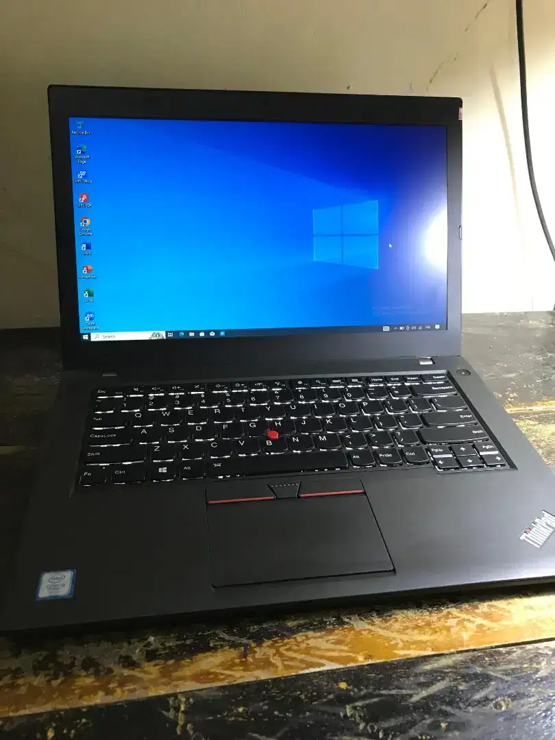 Laptop Lenovo T460 i5 gen6 RAM8 SSD 256GB, Layar FHD BACKLIGHT