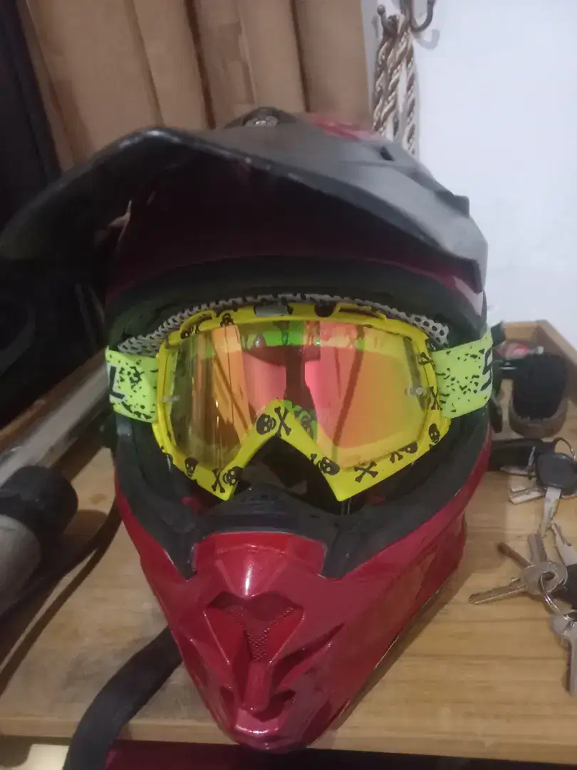 Helm gm dan goglemask