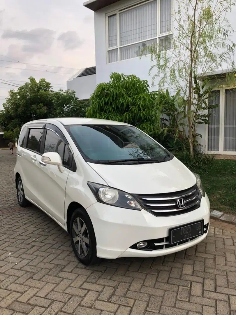 HONDA FREED E PSD 2011