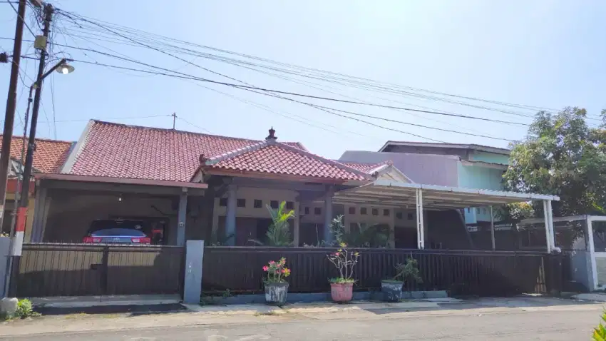 RUMAH PLUS KOST DI CEMPEDAK LAMPER