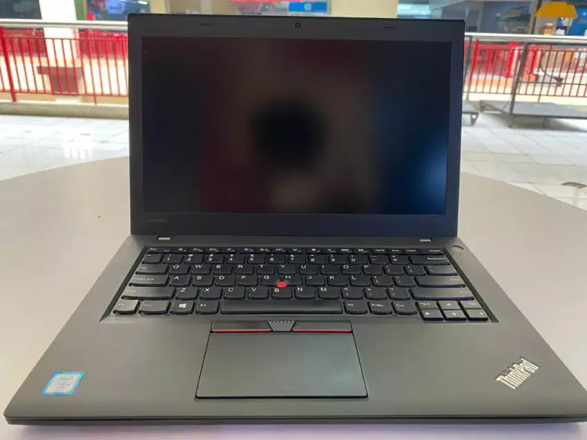 Laptop Lenovo t470 i5gen6 ram8 ssd 256