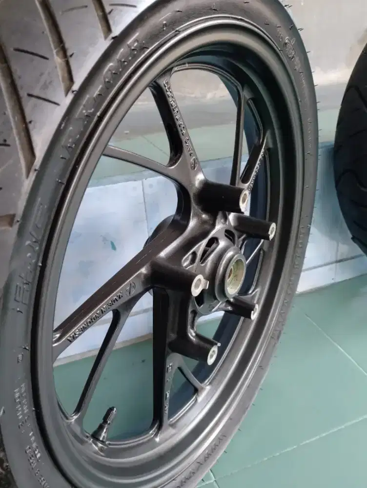 Ban dan peleg ori cbr 150