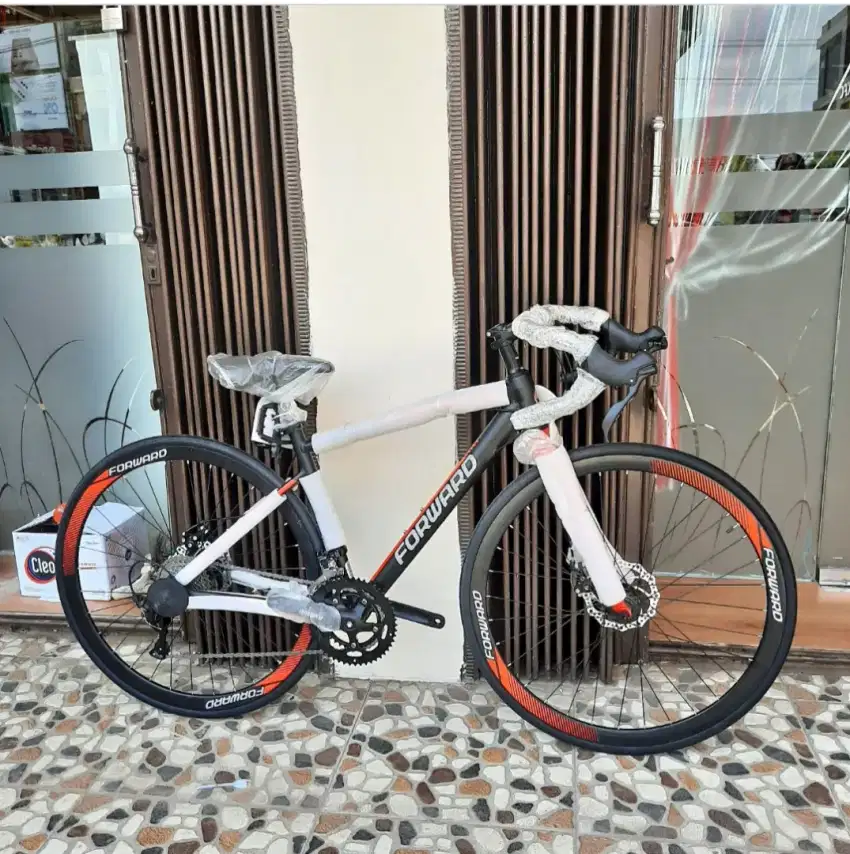 SEPEDA ROADBIKE FORWARD ALUMINIUM, 2X9SPEED