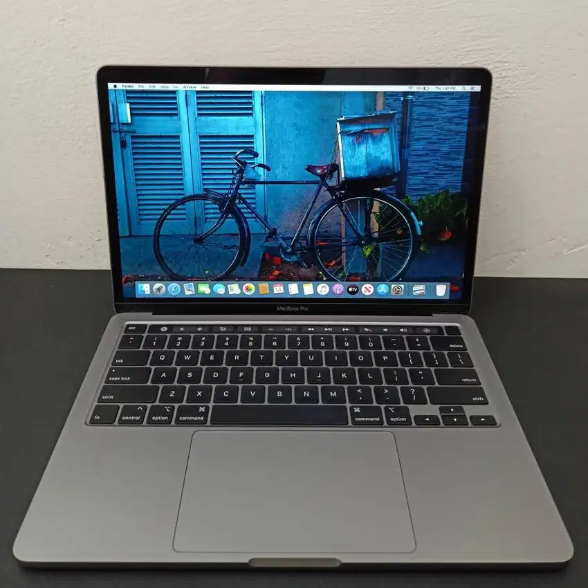 Macbook Pro 13 Inch 2020 (16 GB - 512 SSD)