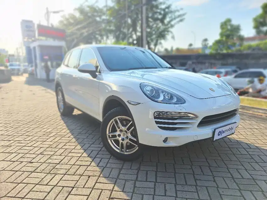 Porsche Cayenne 3.6 Bensin-AT 2013 Putih