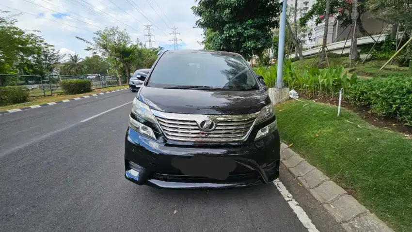 Toyota Vellfire Hitam 2.4AT th. 2010