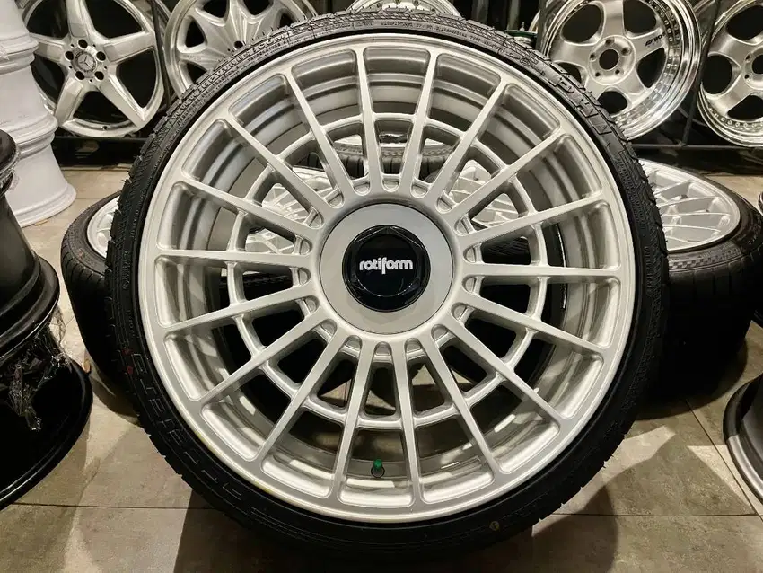 Velg Rotiform LAS-R, R-20 Lebar 8.5 - 10 PCD 5x112 + Ban Accelera PHI