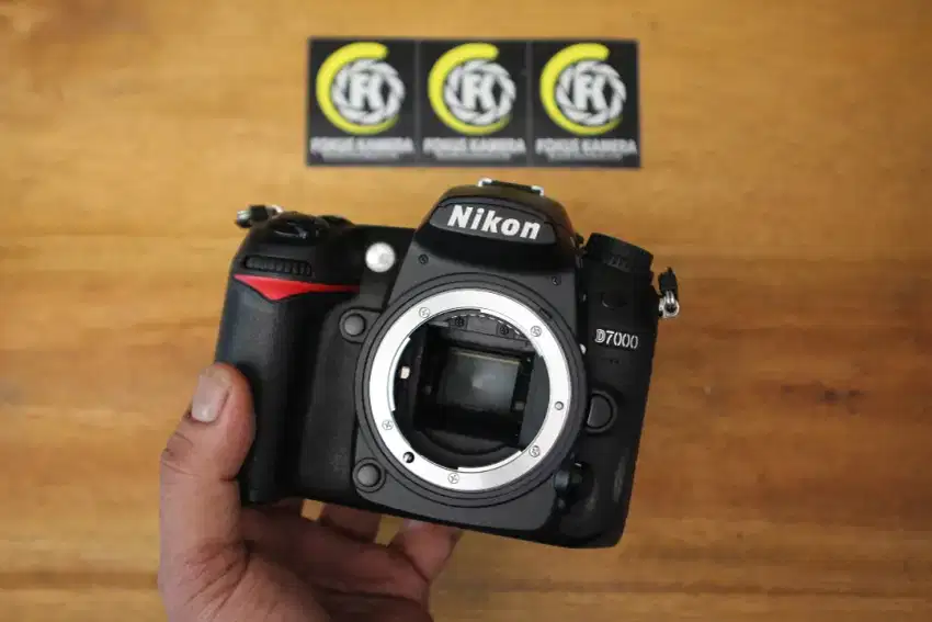 KAMERA NIKON D7000 BODY ONLY MULUSSS!!!