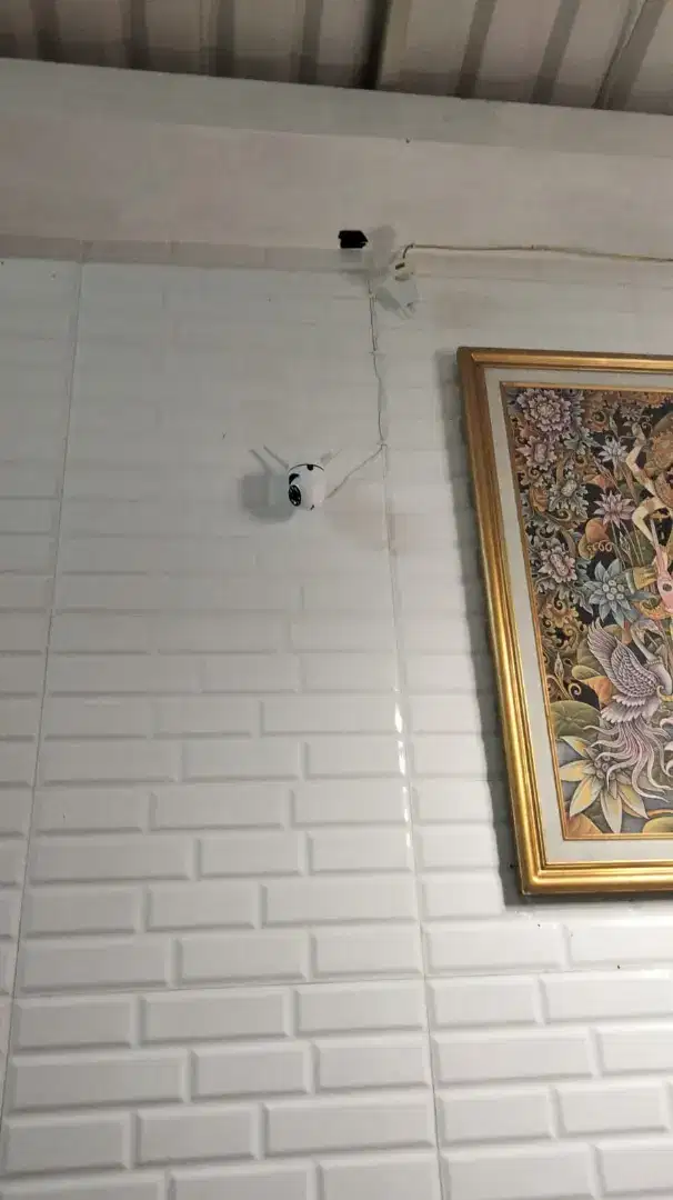Camera Cctv bisa berputar 360%.& bisa dilihat/dipantau dr Hp