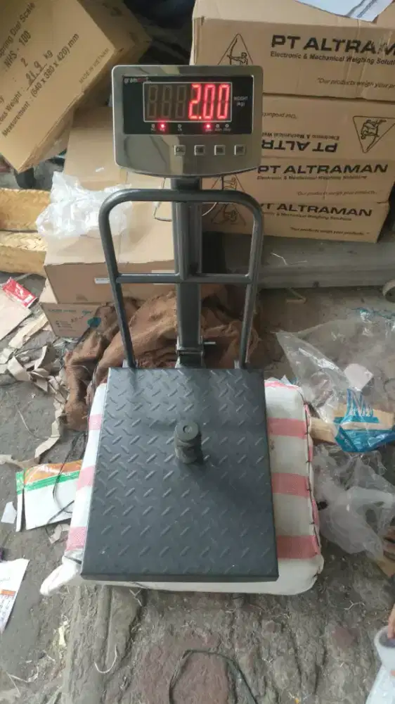 Timbangan digital 300kg lantai barang digital