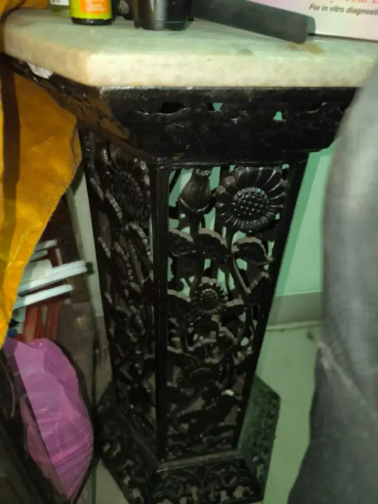 Jual meja besi alas batu marmer