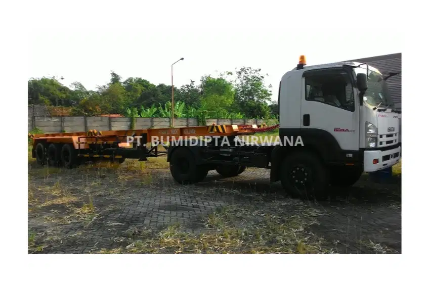 Ekor Trailer Gandengan - 40 Feet - Flatdeck Lantai Sekeleton Rangka