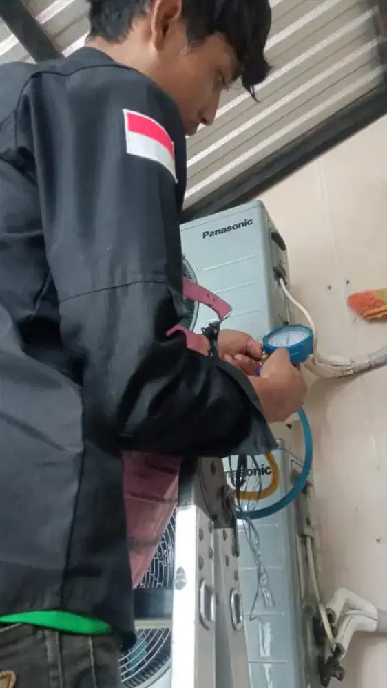 Servis & Cuci AC Rumah/Kantor Bergaransi.