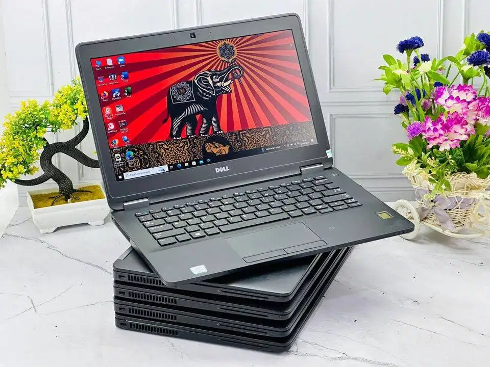 DELL LATITUDE 7280 CORE I7 - ⁠RAM 8 GB - ⁠SSD 256 GB