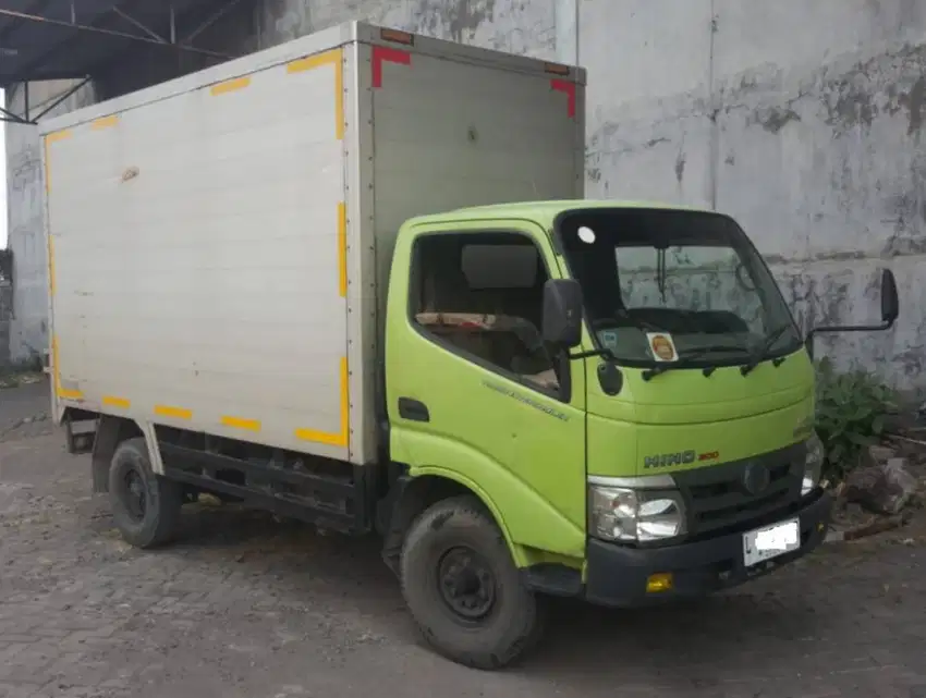 Jual HINO DUTRO 300 BOX LONG 2012 LOW KM 110SDL POWER STEERING TURBO