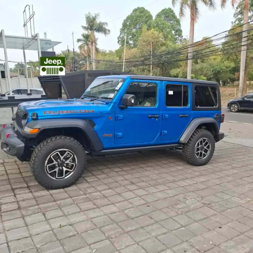 JL Rubicon warna biru