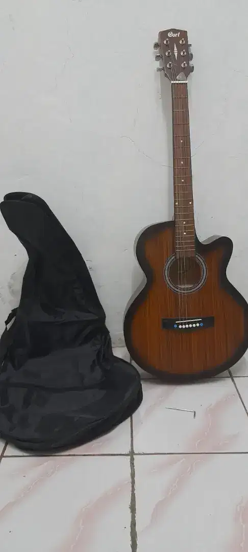 Jual gitar cort