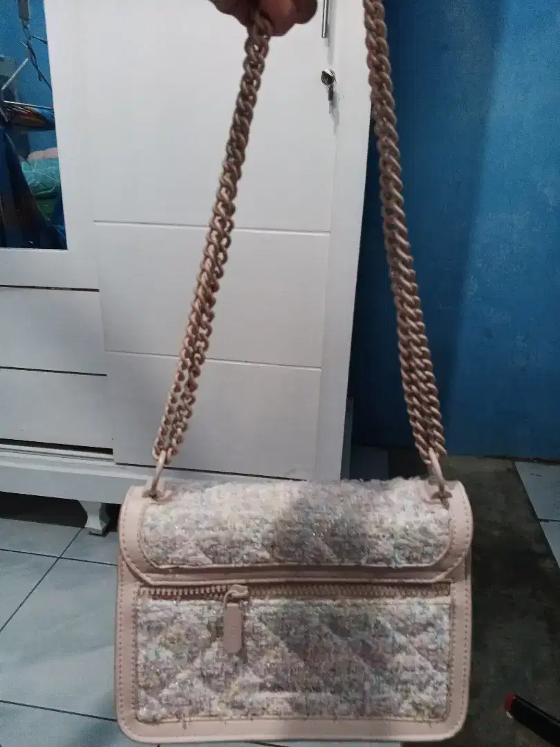 TAS CHARLES & KEITH SECOND KUALITAS BARU !