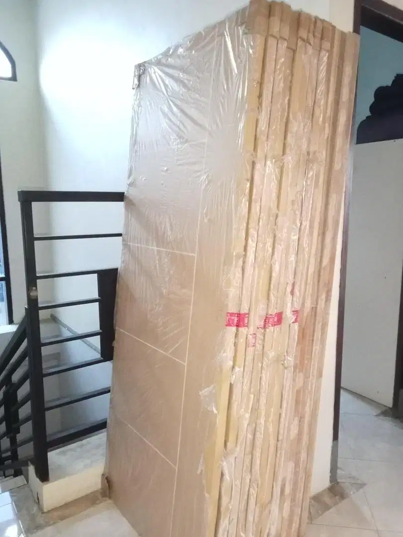 Pintu Kayu masih baru