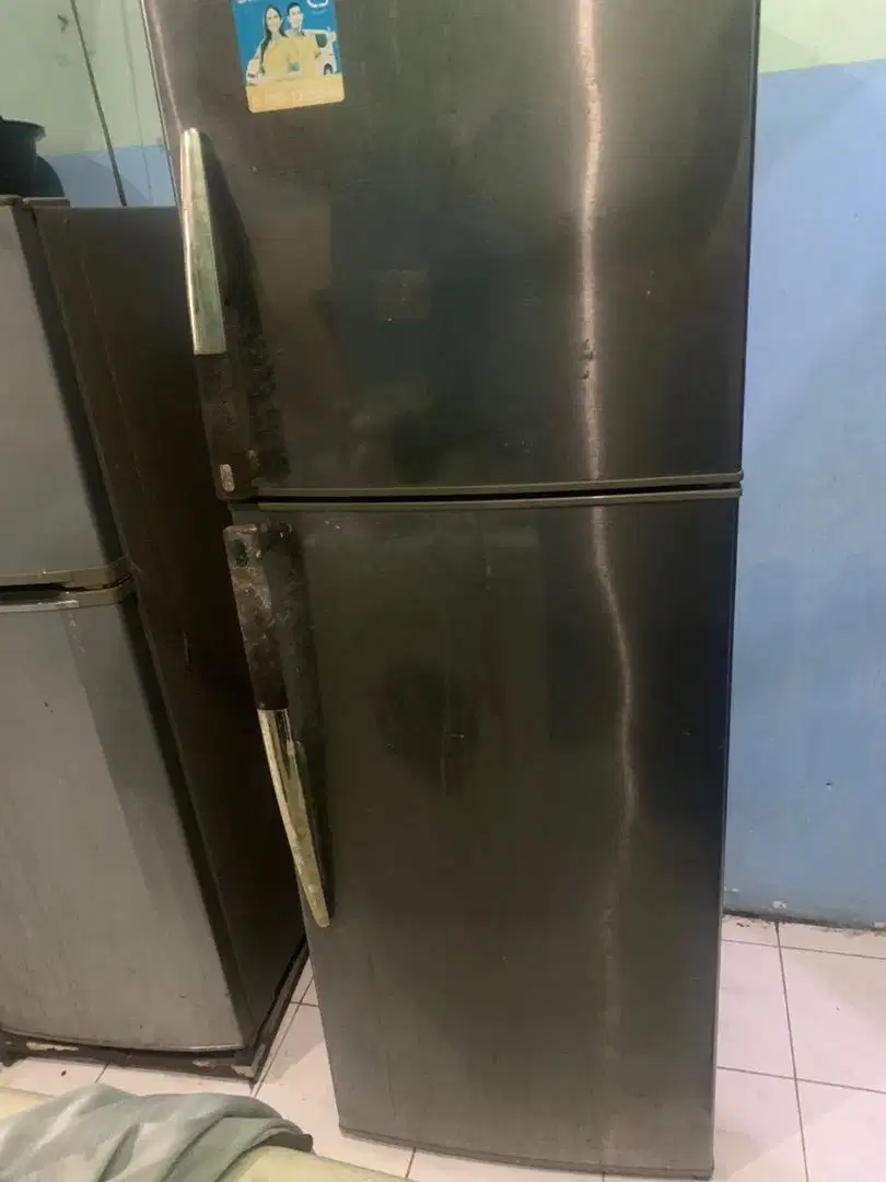 Kulkas Sharp 2 Pintu