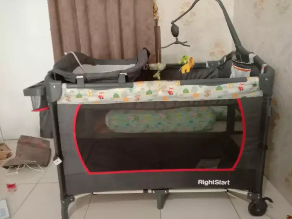 Tempat Tidur Bayi RightStart
