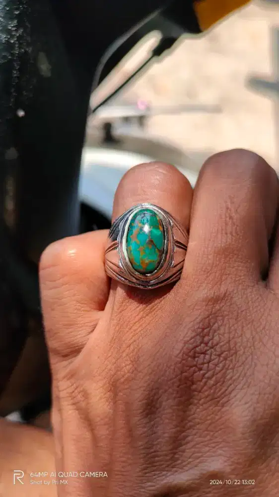 Batu pirus Persia lawas